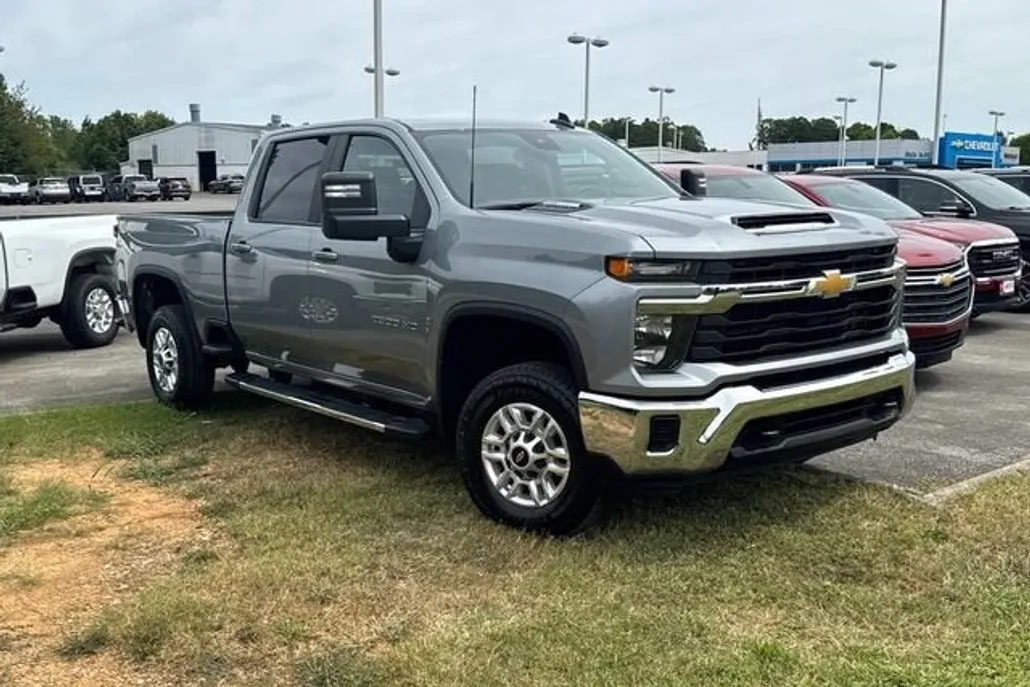 2024 Chevrolet Silverado 2500HD LT photo 1