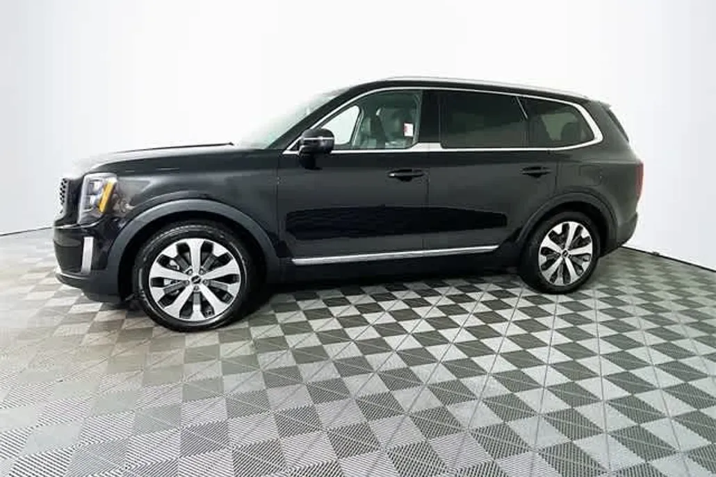 2022 Kia Telluride EX photo 1