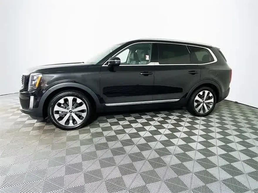 2022 Kia Telluride EX photo 1
