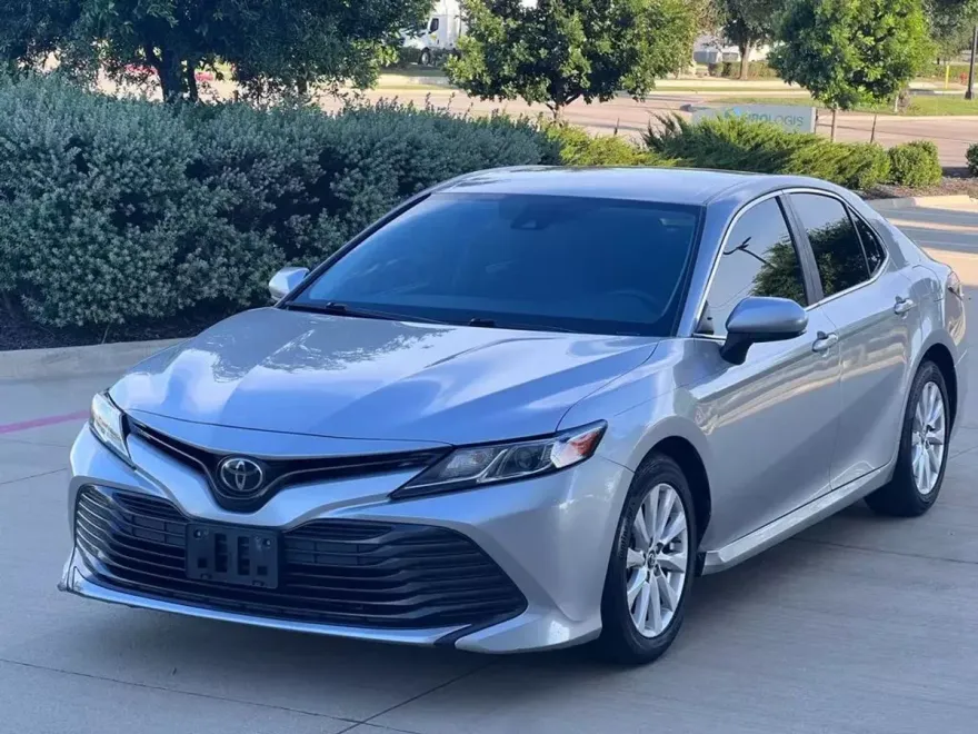 2018 Toyota Camry L photo 1