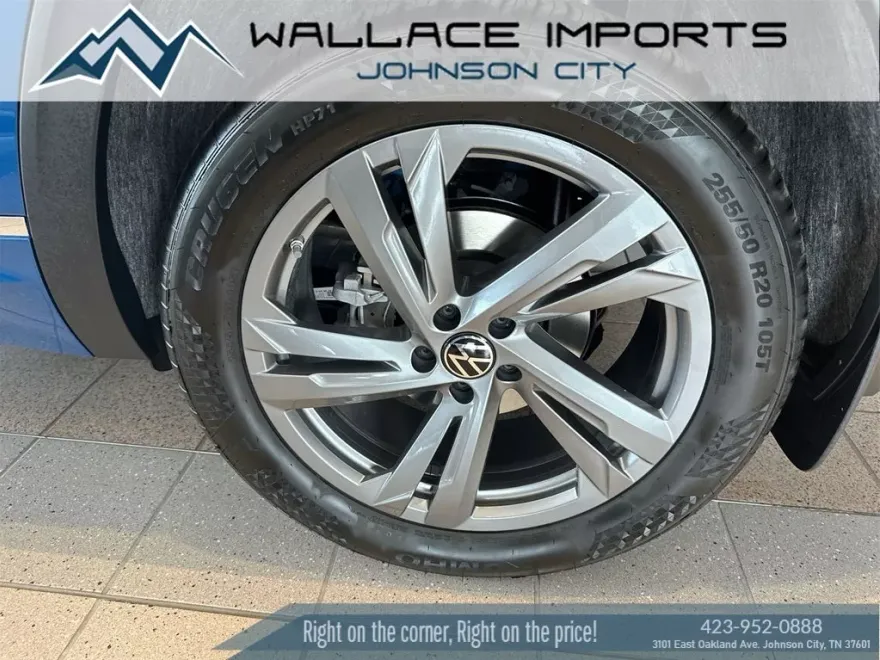 2024 Volkswagen Atlas Cross Sport SEL R-Line photo 1