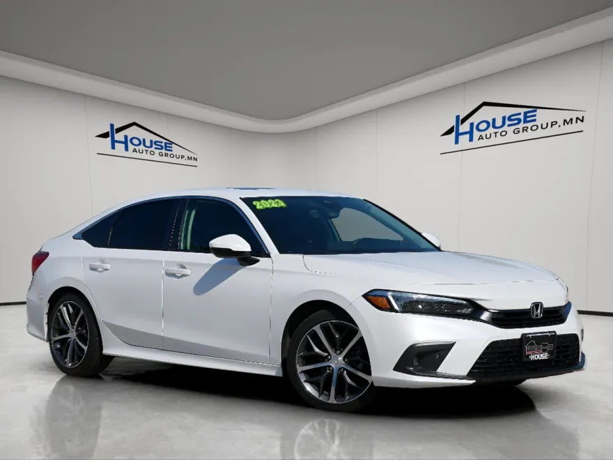 2023 Honda Civic Touring photo 1