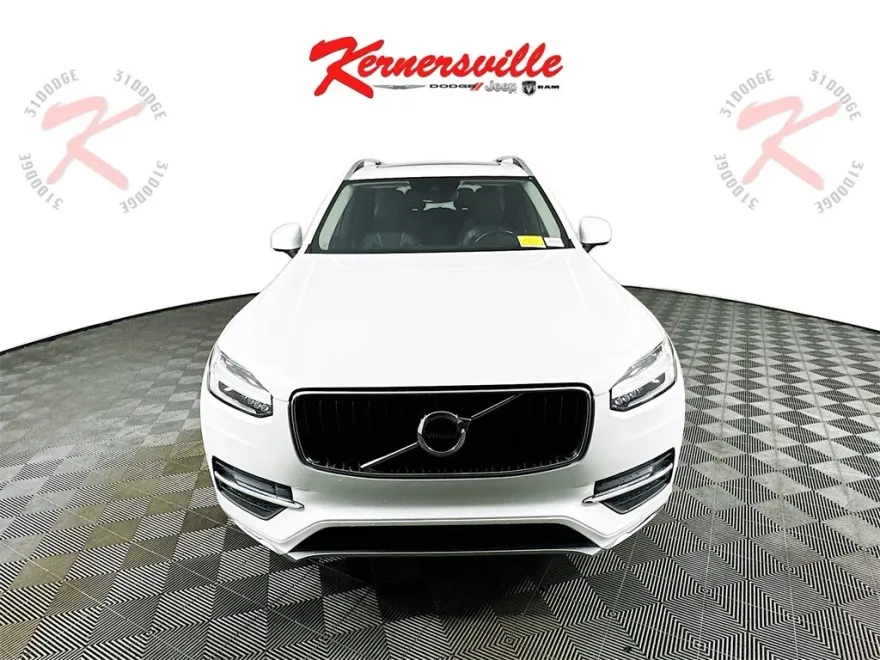 2019 Volvo XC90 T5 Momentum photo 1