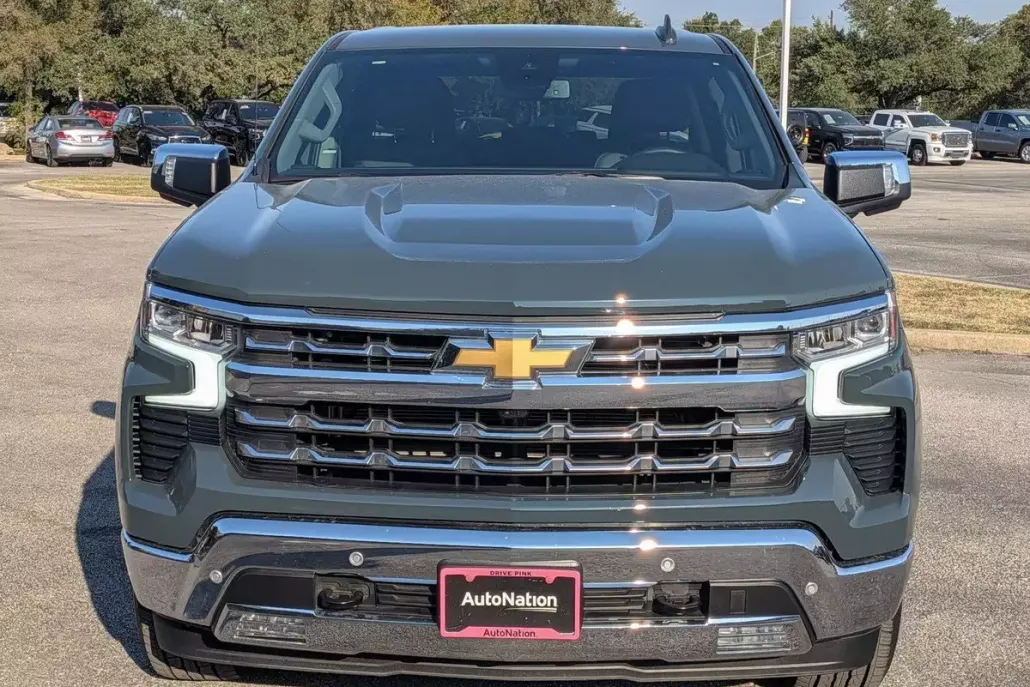 2025 Chevrolet Silverado 1500 LTZ photo 1