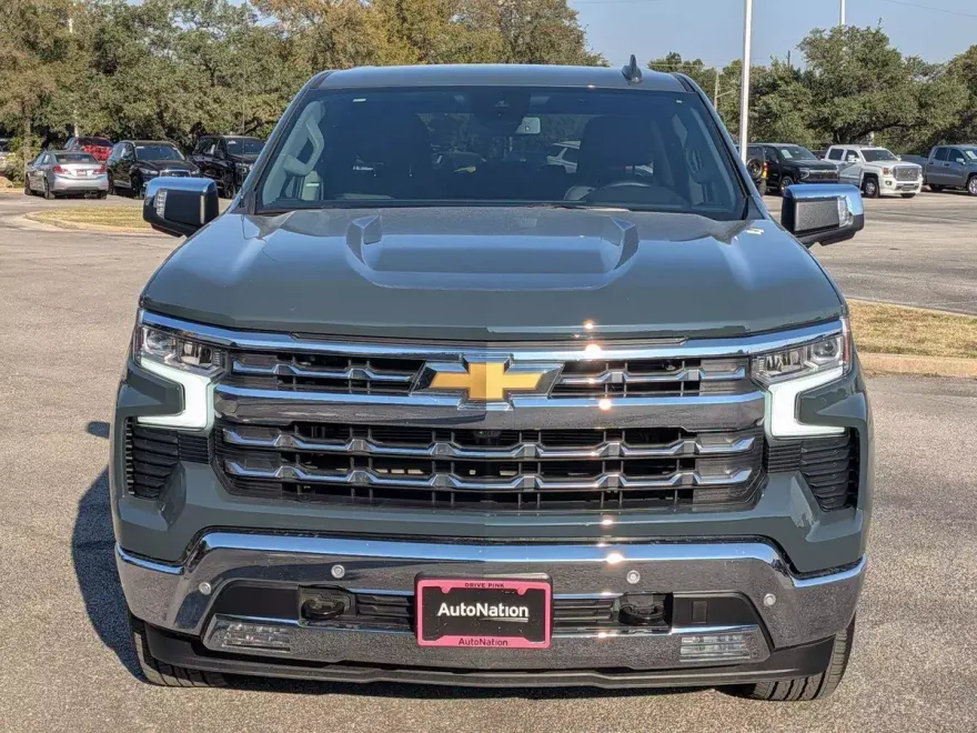 2025 Chevrolet Silverado 1500 LTZ photo 1