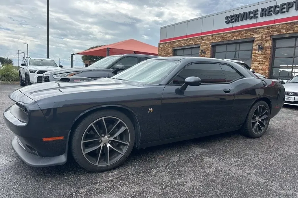 2016 Dodge Challenger R/T Scat Pack photo 1