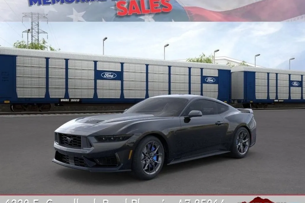 2025 Ford Mustang Dark Horse photo 1