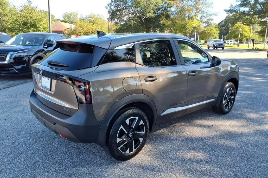 2026 Nissan Kicks SV photo 1