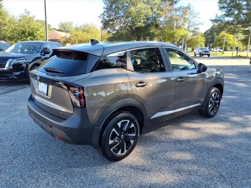 2026 Nissan Kicks SV photo 1