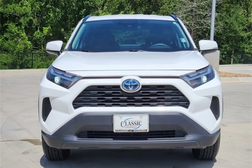 2023 Toyota RAV4 Hybrid XLE photo 1