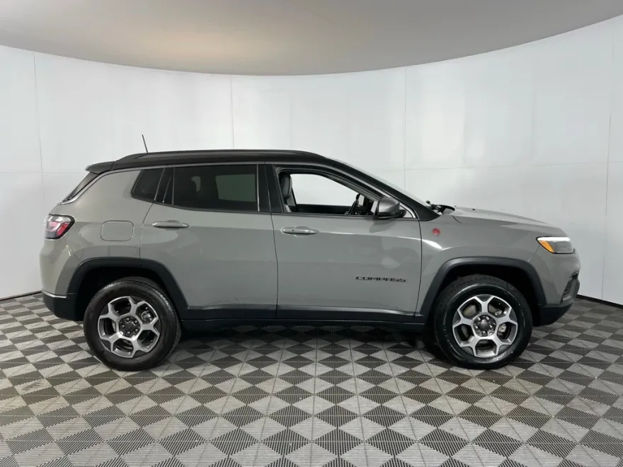 2022 Jeep Compass Trailhawk photo 1