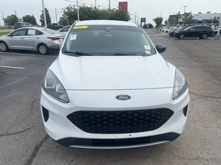 2022 Ford Escape S photo 1