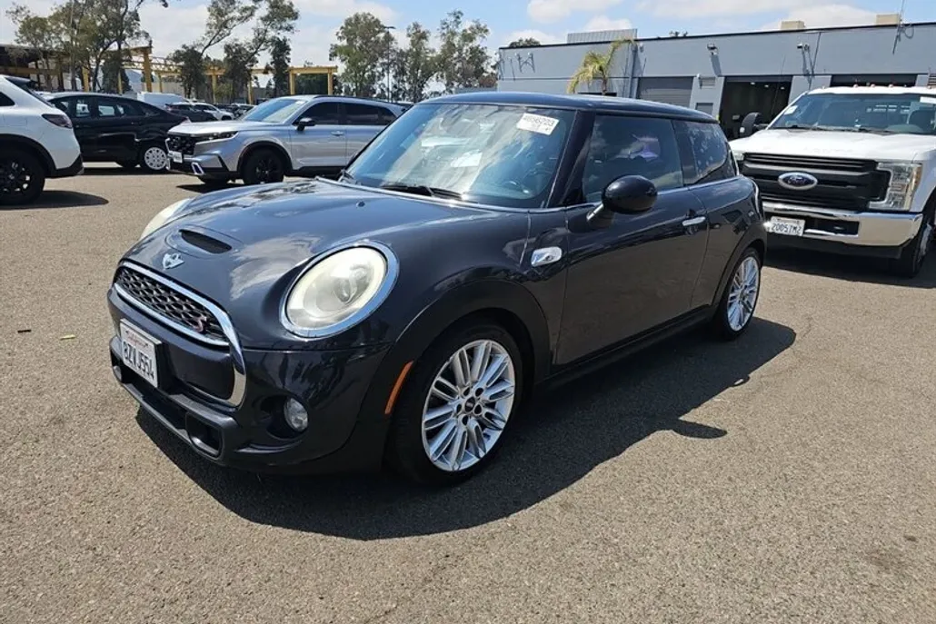 2017 Mini Cooper Hardtop S photo 1