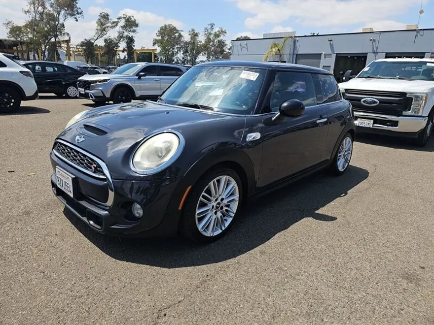 2017 Mini Cooper Hardtop S photo 1