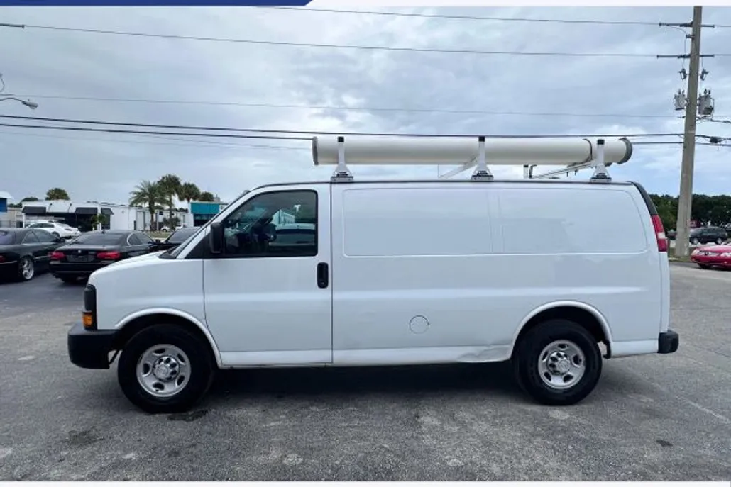 2016 Chevrolet Express 2500 Van photo 1