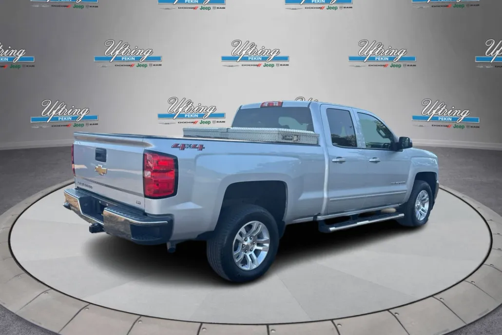 2019 Chevrolet Silverado 1500 LT photo 1