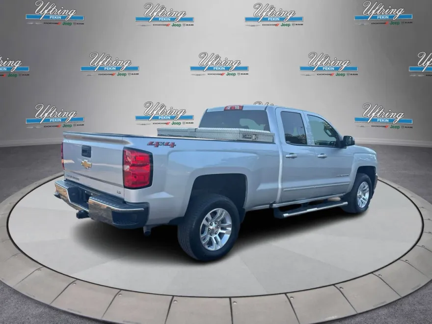 2019 Chevrolet Silverado 1500 LT photo 1