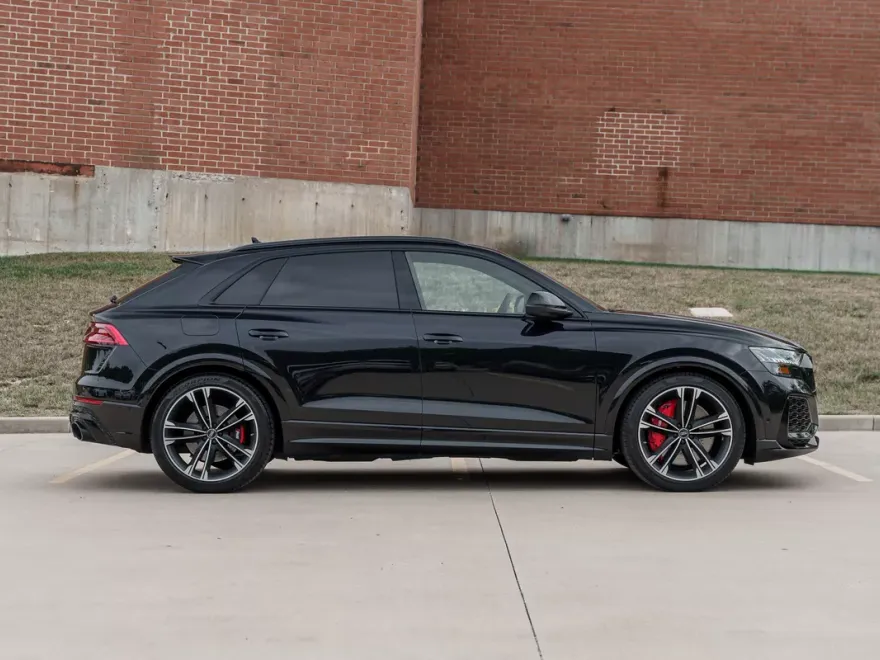 2021 Audi RS Q8 photo 1