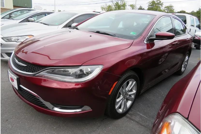2017 Chrysler 200 Limited photo 1