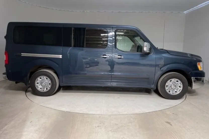 2018 Nissan NV3500 HD SL photo 1