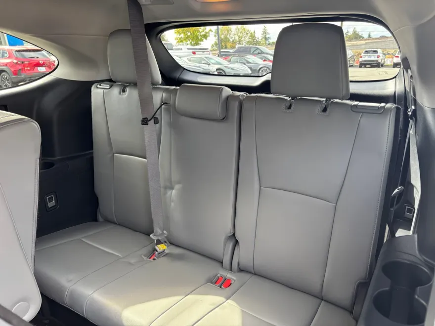 2022 Toyota Highlander Limited photo 1