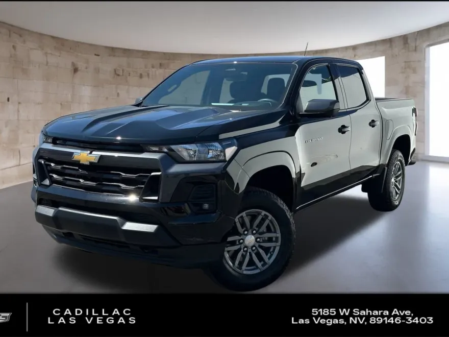 2024 Chevrolet Colorado LT photo 1