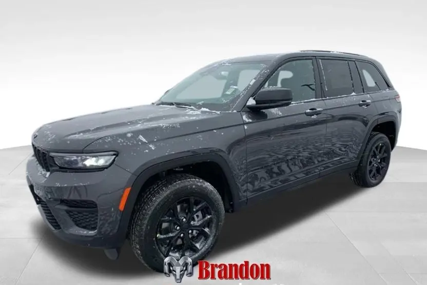 2025 Jeep Grand Cherokee Laredo Altitude photo 1