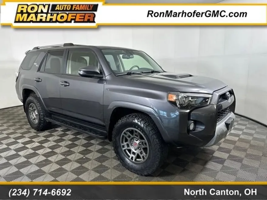 2018 Toyota 4Runner SR5 photo 1