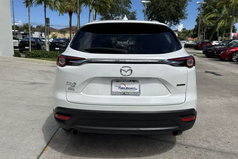 2022 Mazda CX-9 Touring photo 1