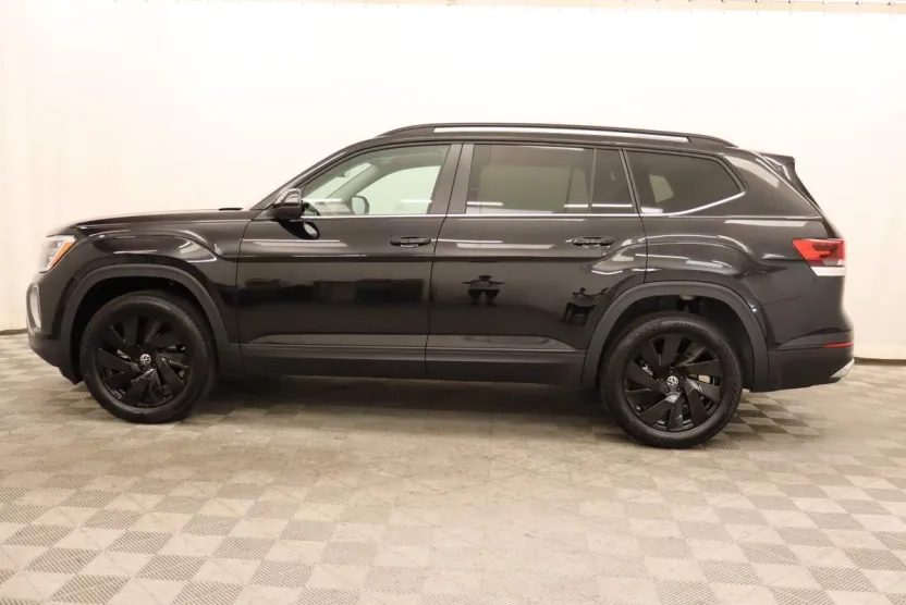 2026 Volkswagen Atlas SE Technology photo 1