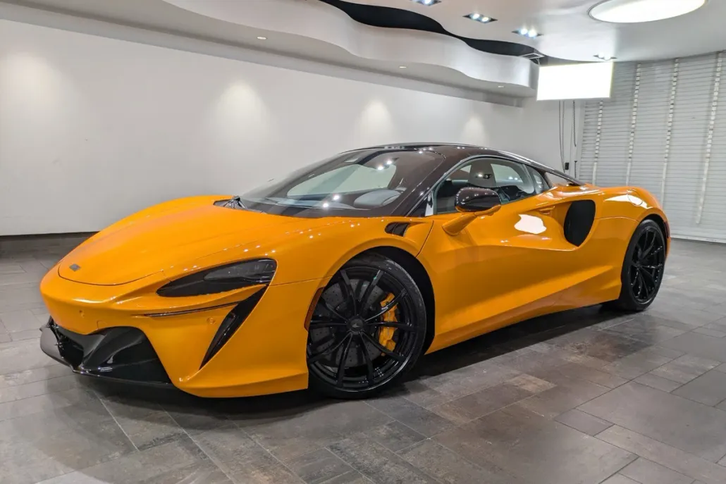2025 Mclaren ARTURA photo 1