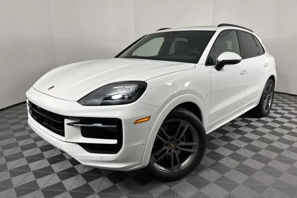 2025 Porsche Cayenne photo 1