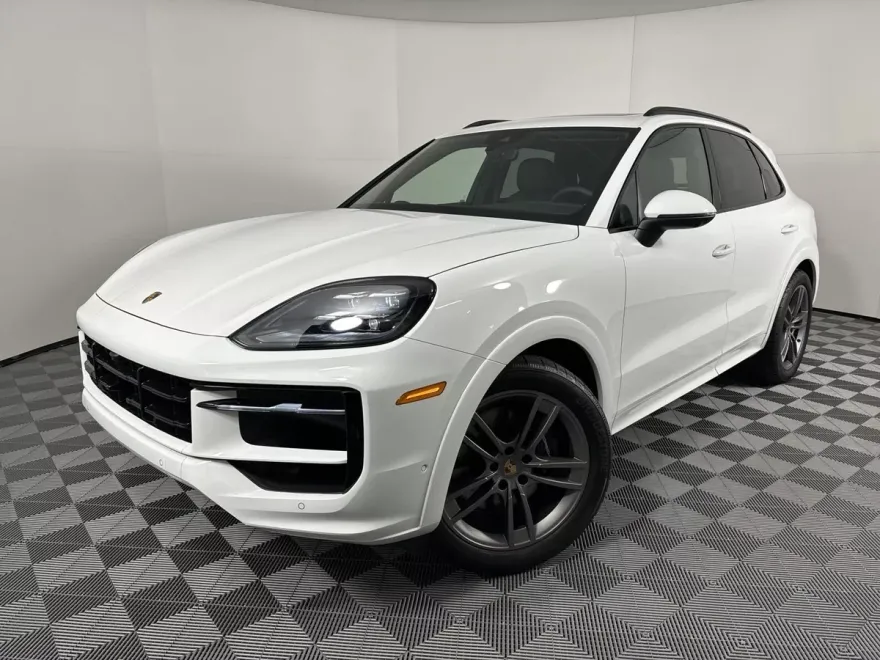 2025 Porsche Cayenne photo 1