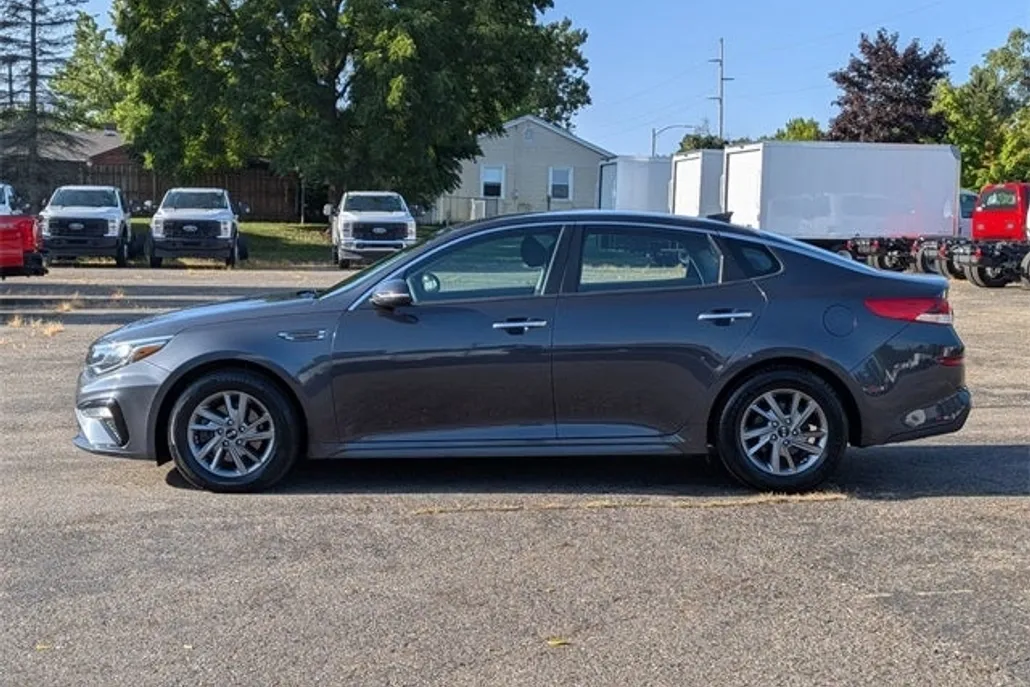 2019 Kia Optima LX photo 1
