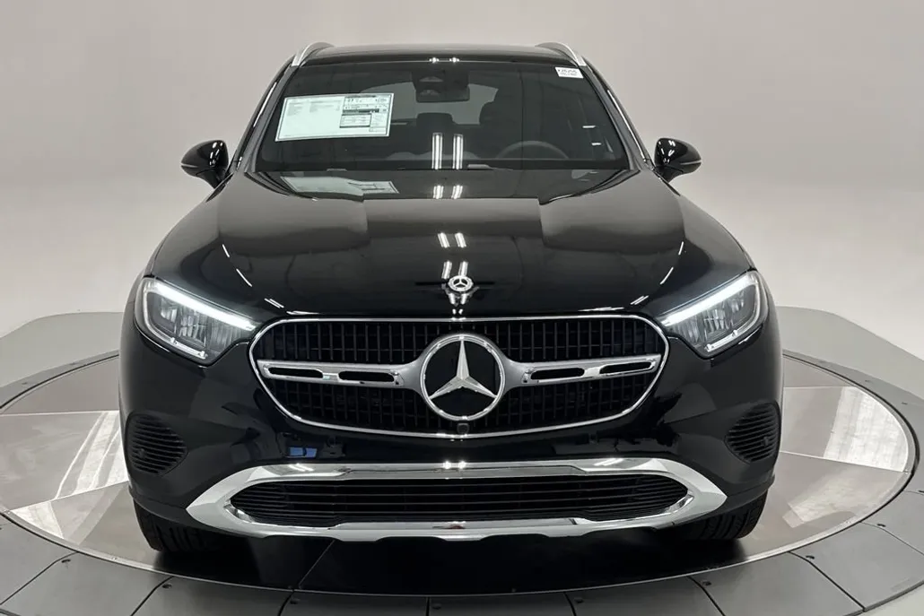 2026 Mercedes Benz GLC 300 photo 1