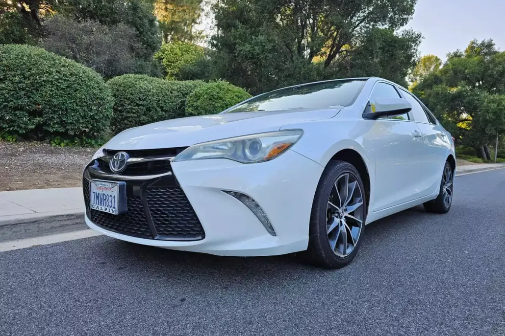 2015 Toyota Camry XSE photo 1