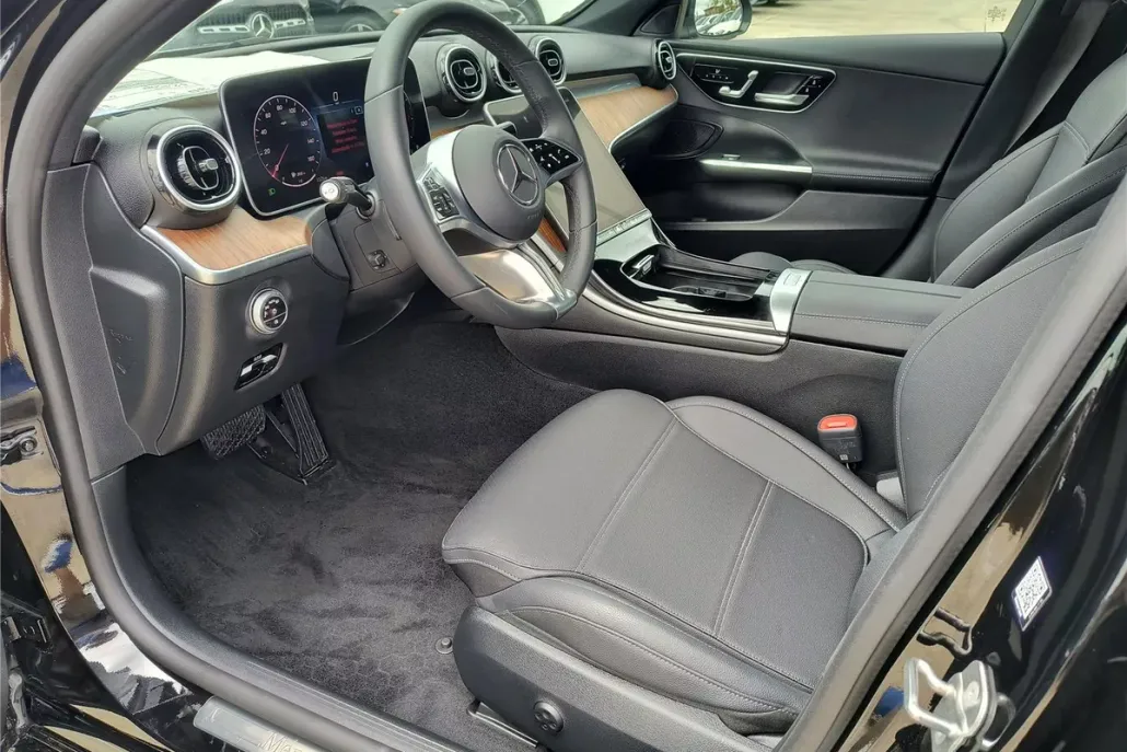 2024 Mercedes Benz C 300 photo 1