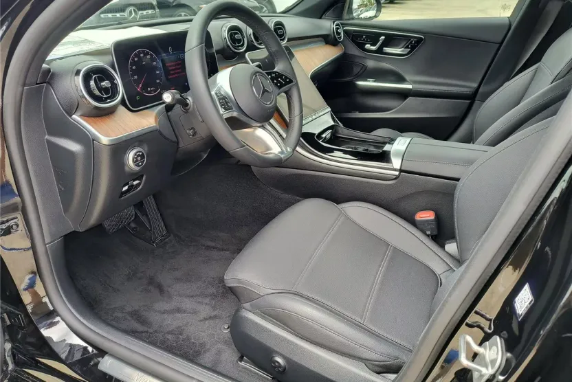 2024 Mercedes Benz C 300 photo 1