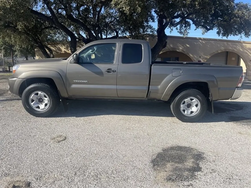 2009 Toyota Tacoma PreRunner photo 1