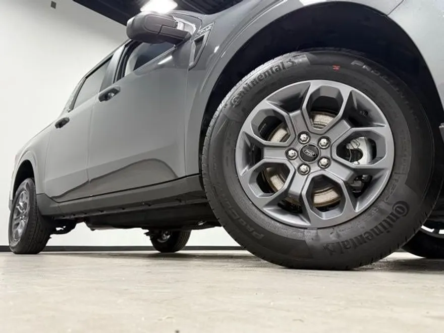 2025 Ford Maverick XLT photo 1