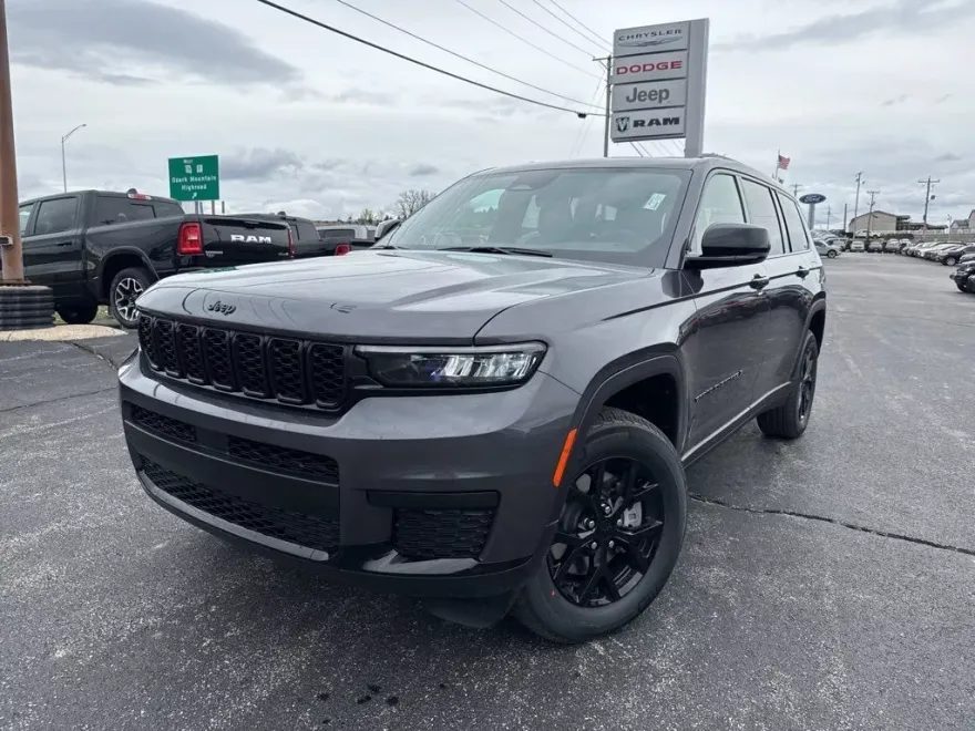 2025 Jeep Grand Cherokee Altitude photo 1