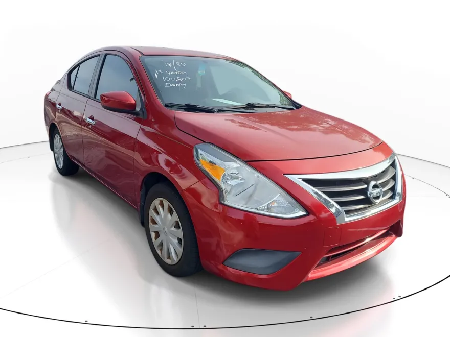 2015 Nissan Versa 1.6 SV photo 1