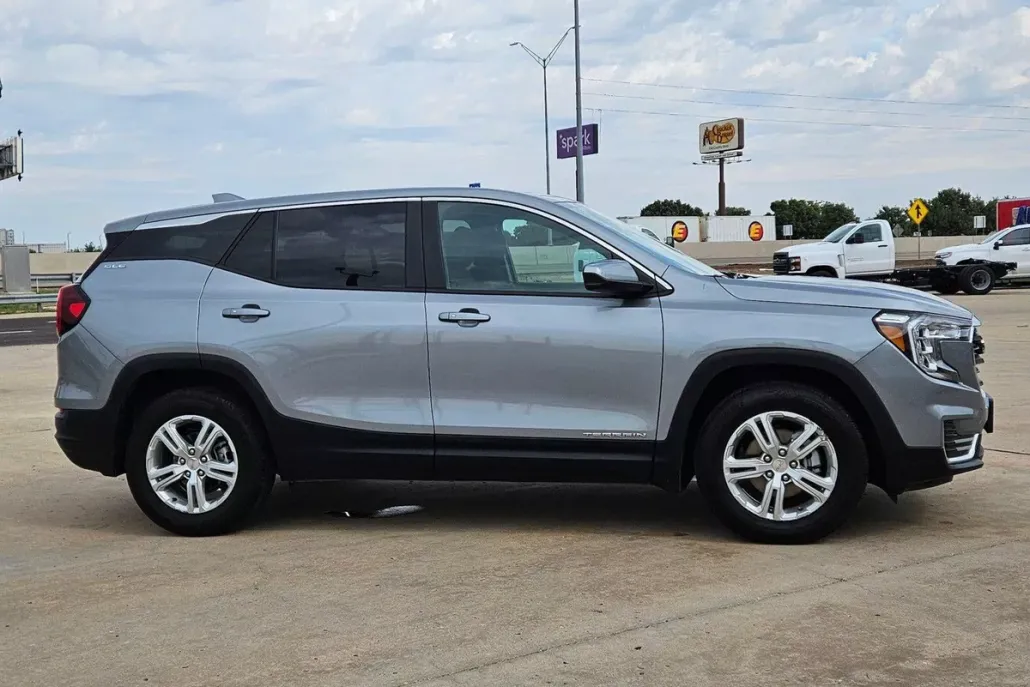 2024 Gmc Terrain SLE photo 1