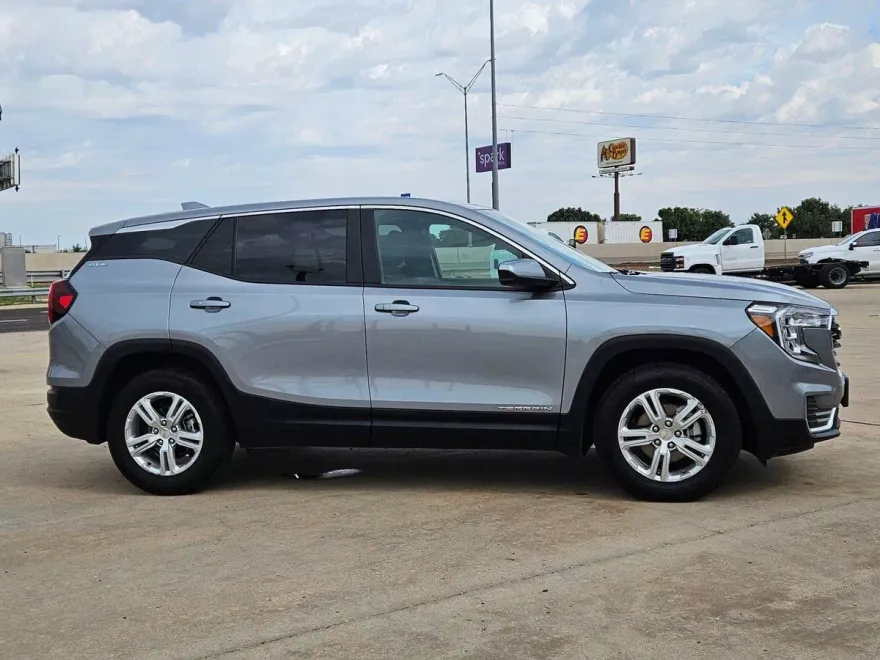 2024 Gmc Terrain SLE photo 1