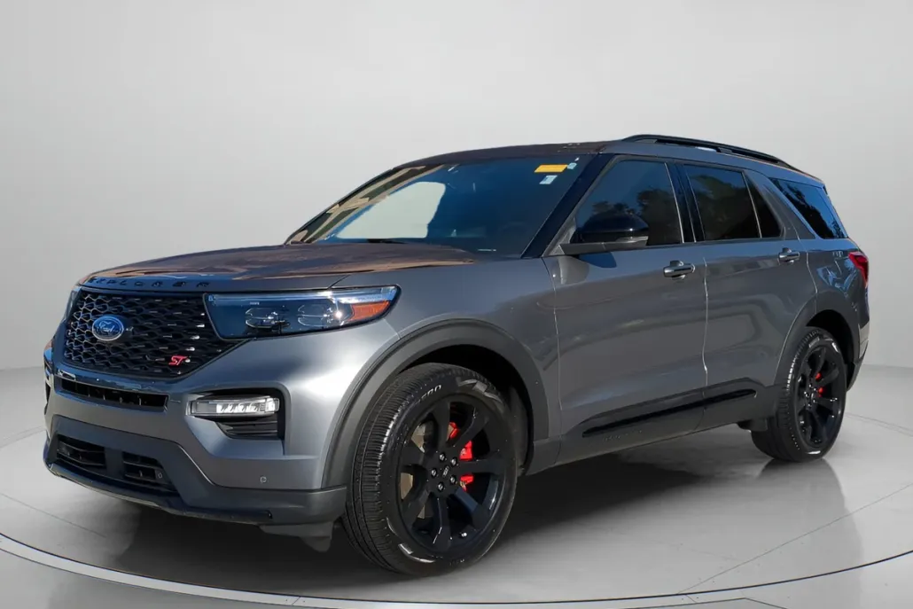2023 Ford Explorer ST photo 1
