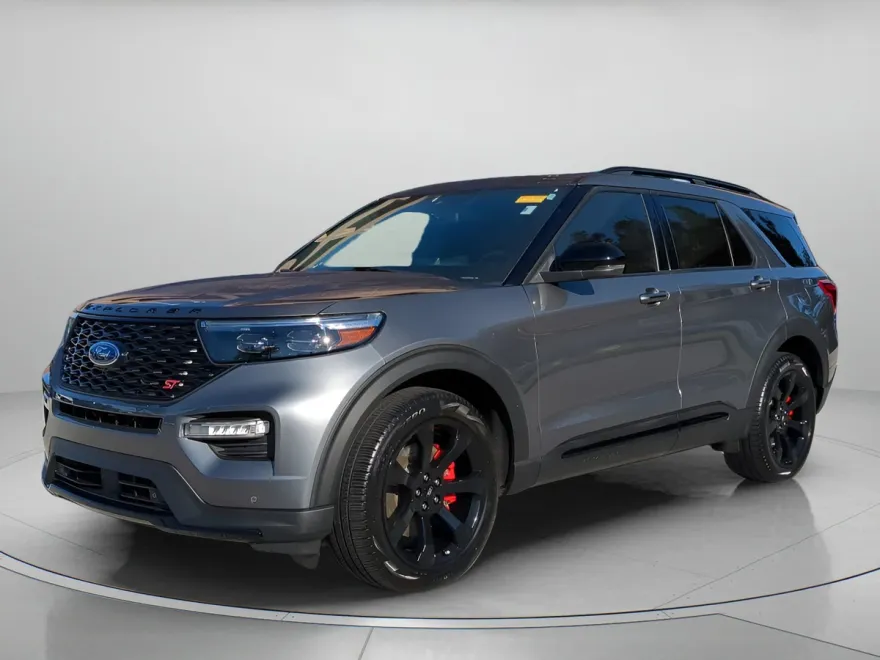 2023 Ford Explorer ST photo 1
