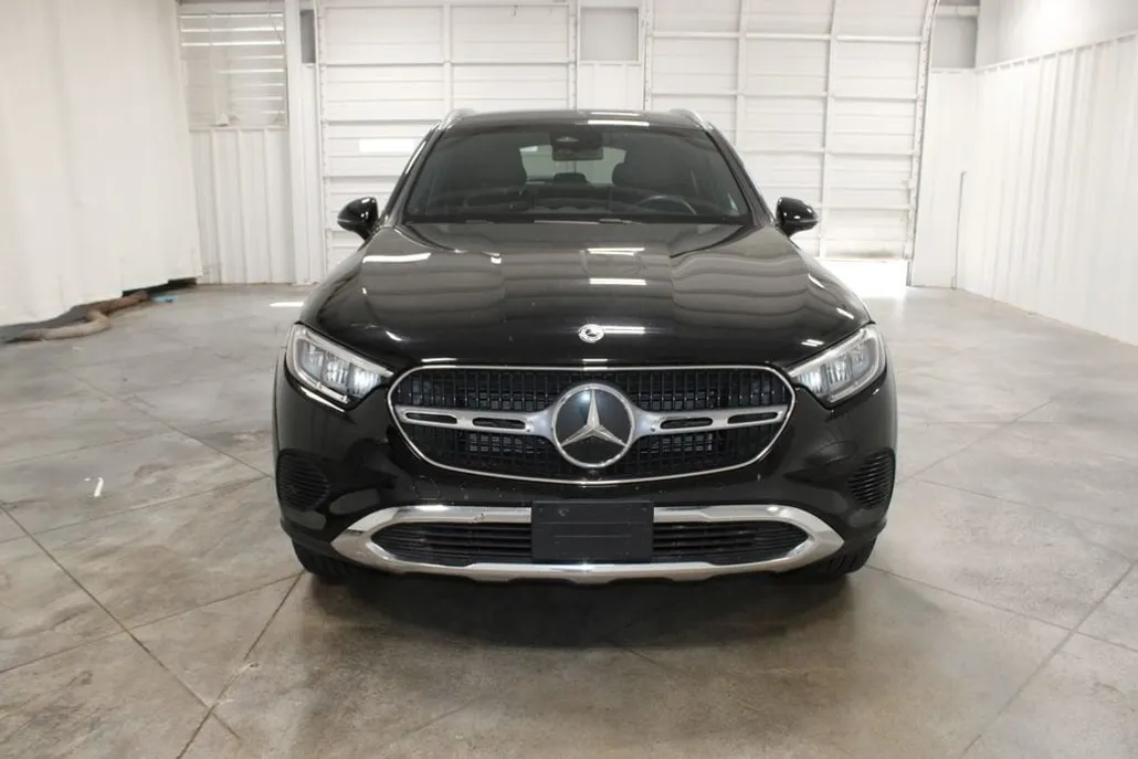 2024 Mercedes Benz GLC 300 photo 1