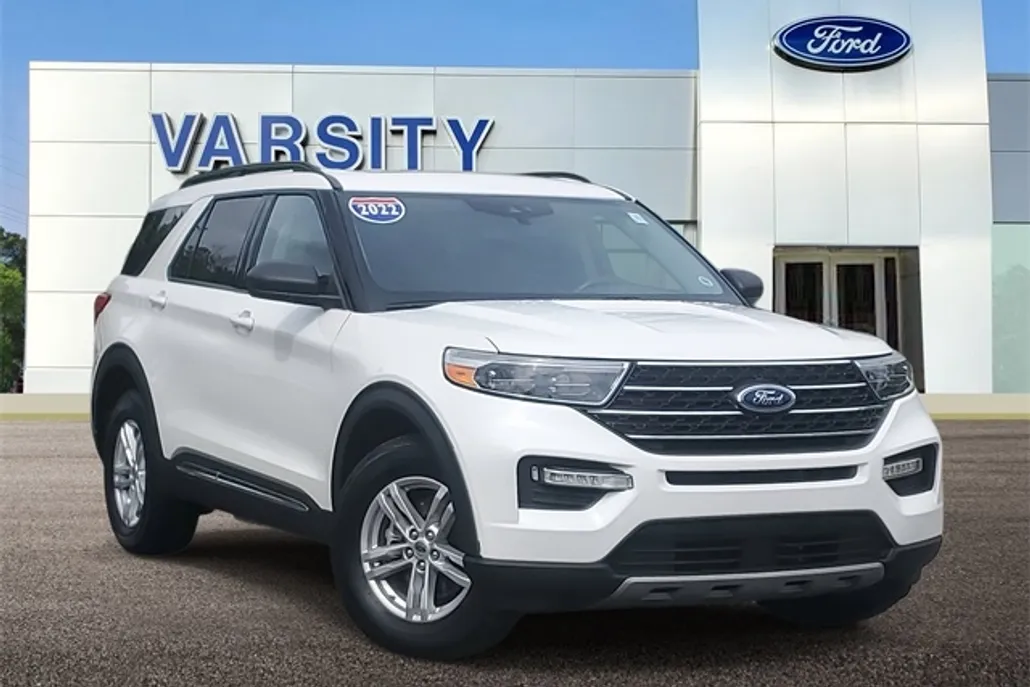 2022 Ford Explorer XLT photo 1