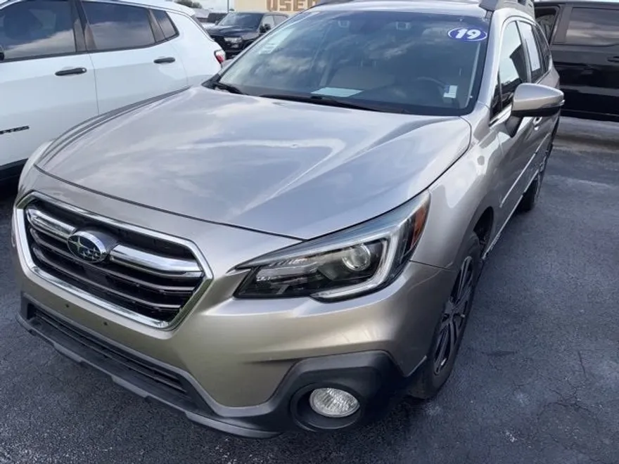 2019 Subaru Outback 2.5i Limited photo 1