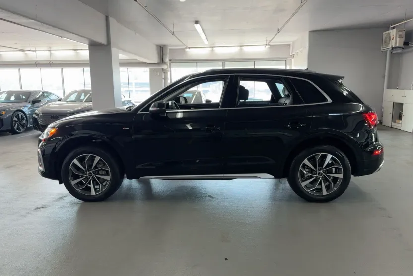 2023 Audi Q5 S line Premium Plus photo 1